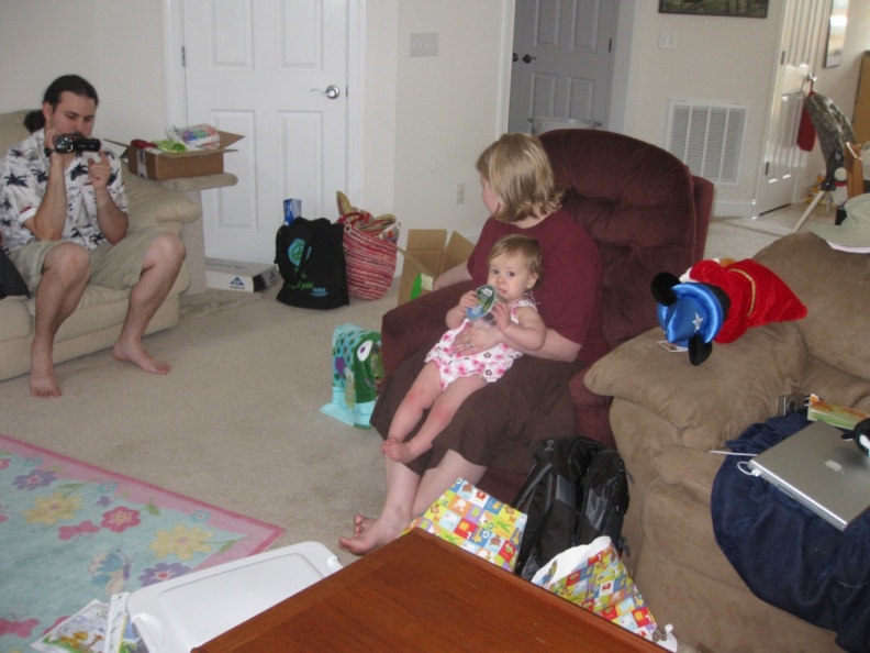 Callie_s_First_Birthday_Party_June_7_2009_pictures_by_Grandpa_Pat_0274__242.jpg