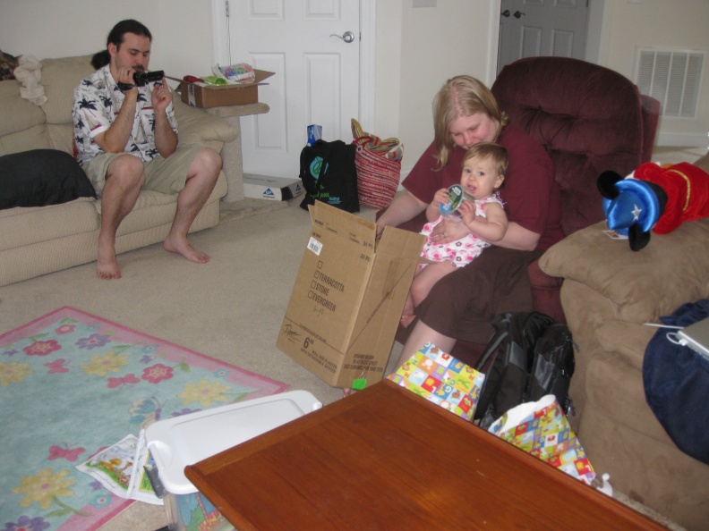 Callie_s_First_Birthday_Party_June_7_2009_pictures_by_Grandpa_Pat_0274__243.jpg