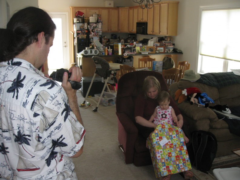 Callie_s_First_Birthday_Party_June_7_2009_pictures_by_Grandpa_Pat_0274__251.jpg